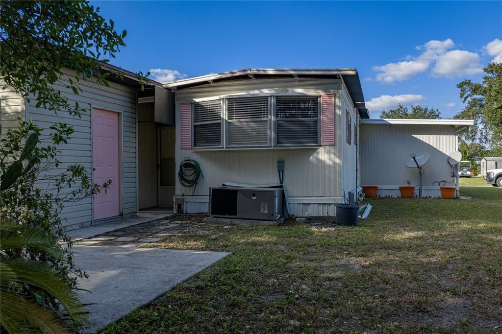 待售: $59,900 (2 贝兹, 1 浴室, 672 平方英尺)