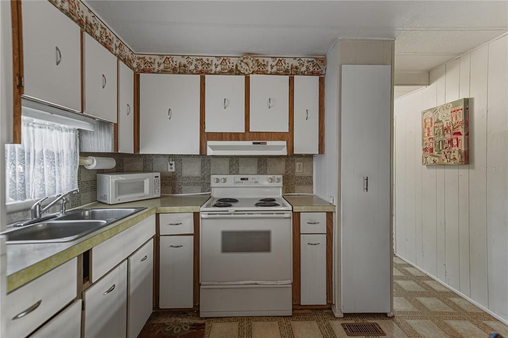 待售: $59,900 (2 贝兹, 1 浴室, 672 平方英尺)