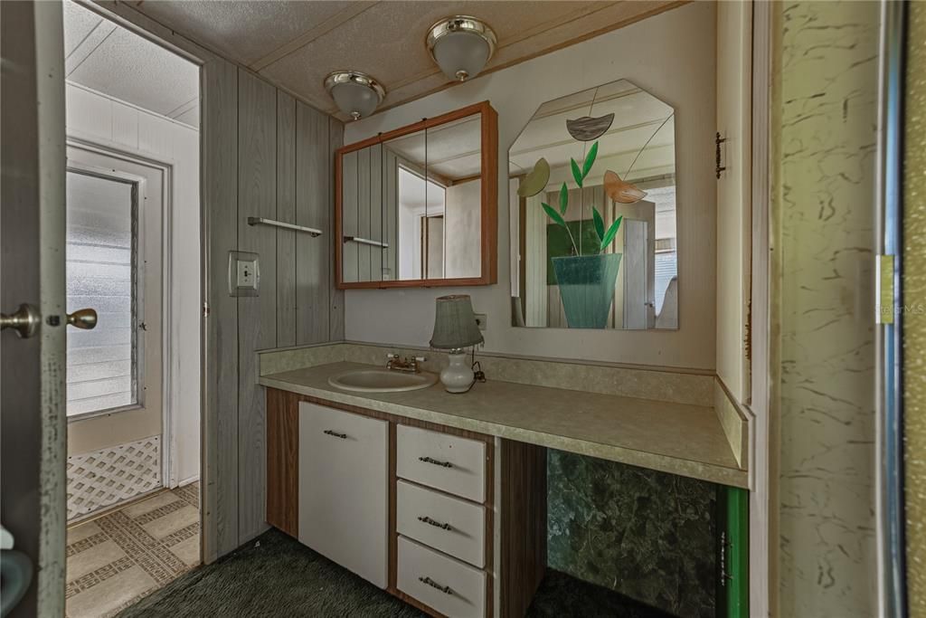 待售: $59,900 (2 贝兹, 1 浴室, 672 平方英尺)