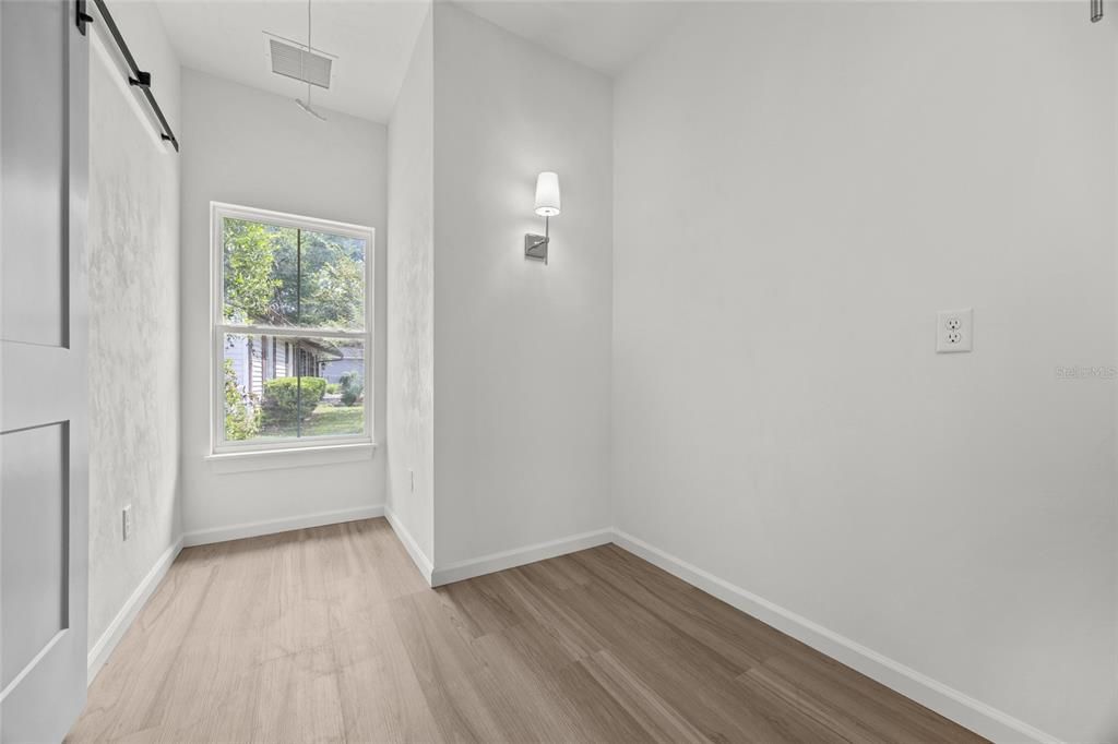 На продажу: $239,000 (3 спален, 2 ванн, 1103 Квадратных фут)