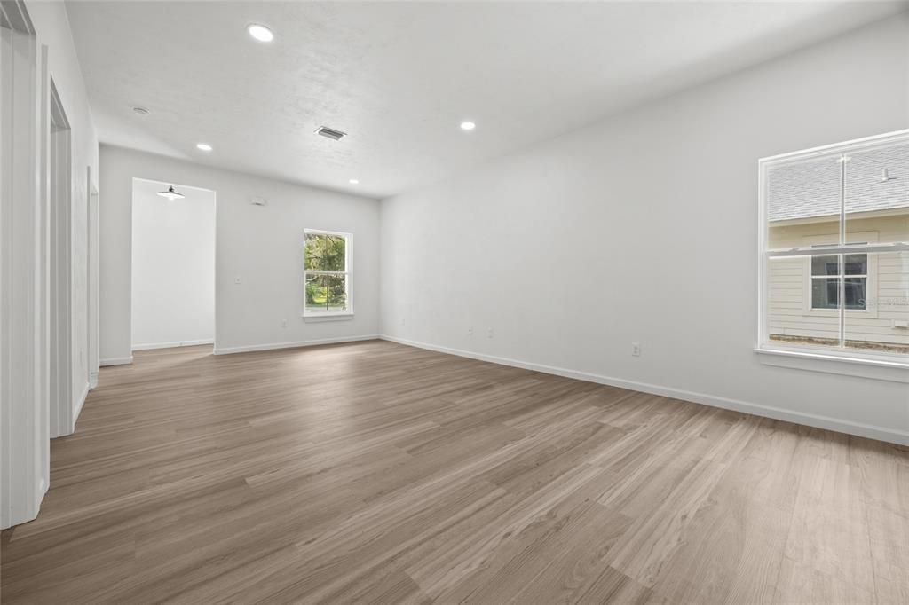 На продажу: $239,000 (3 спален, 2 ванн, 1103 Квадратных фут)