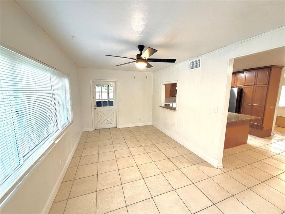 For Rent: $2,750 (3 beds, 2 baths, 1415 Square Feet)