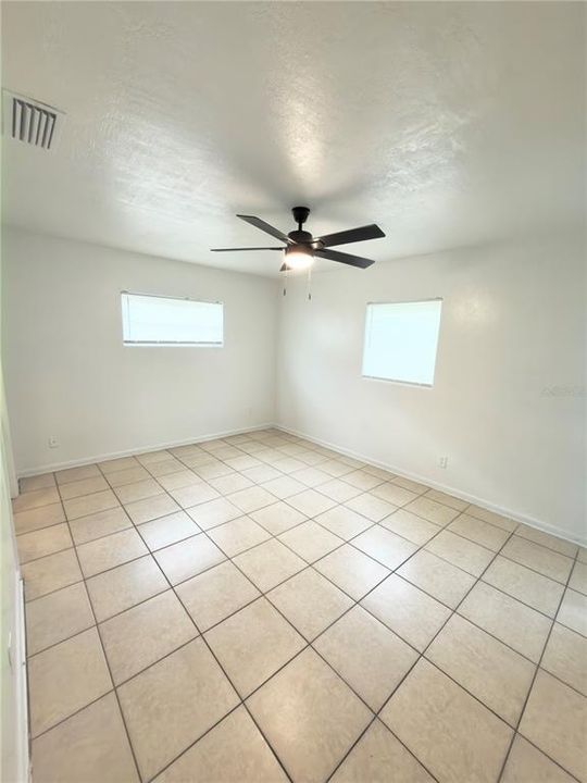 For Rent: $2,750 (3 beds, 2 baths, 1415 Square Feet)