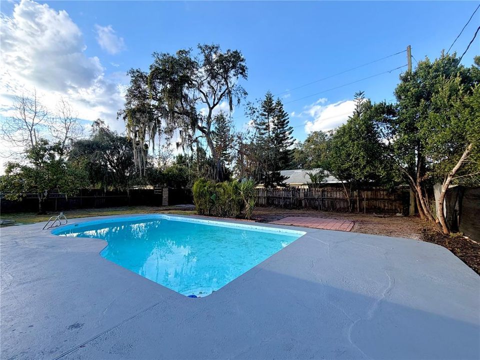 For Rent: $2,750 (3 beds, 2 baths, 1415 Square Feet)