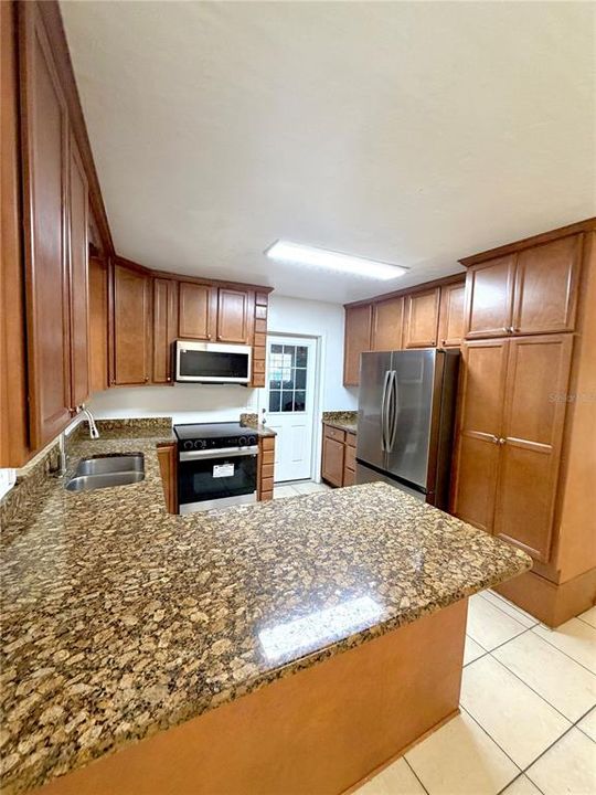 For Rent: $2,750 (3 beds, 2 baths, 1415 Square Feet)
