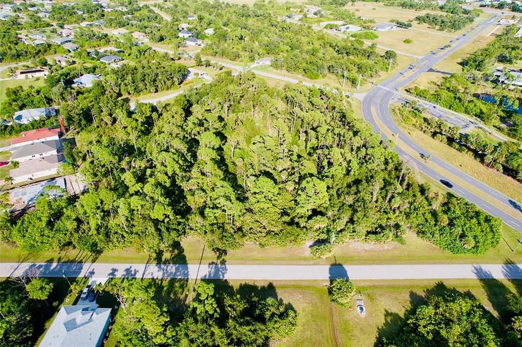 En Venta: $599,900 (4.92 acres)