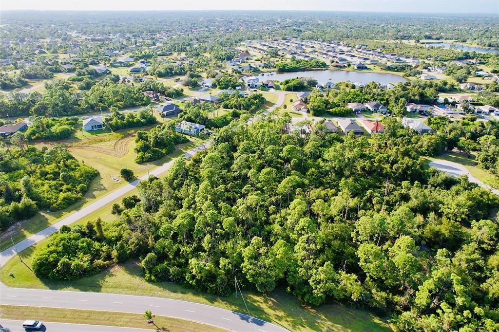 En Venta: $599,900 (4.92 acres)