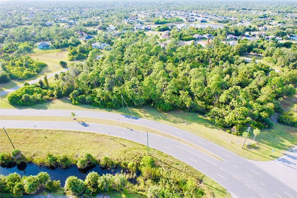 En Venta: $599,900 (4.92 acres)