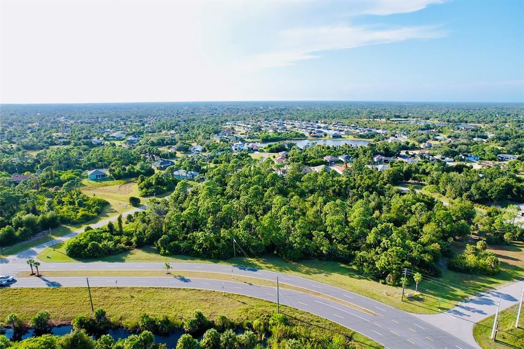 En Venta: $599,900 (4.92 acres)