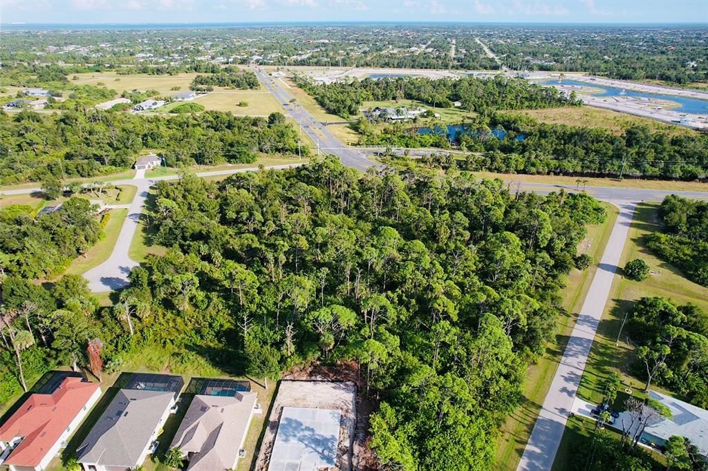 En Venta: $599,900 (4.92 acres)