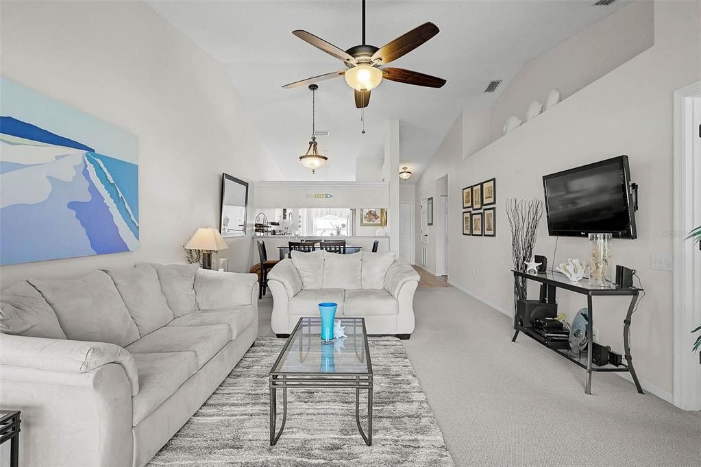 待售: $236,000 (2 贝兹, 2 浴室, 1193 平方英尺)