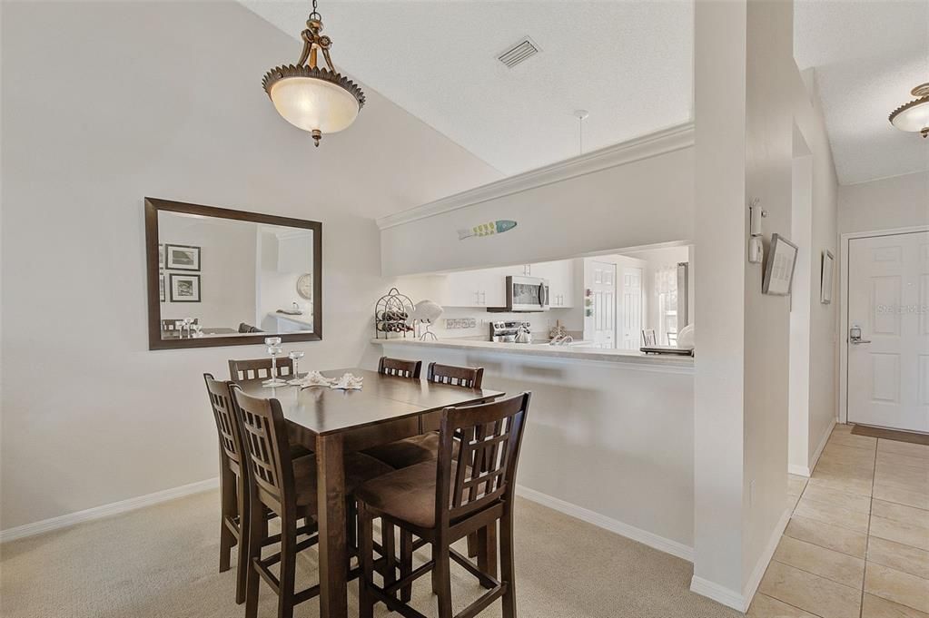 待售: $236,000 (2 贝兹, 2 浴室, 1193 平方英尺)