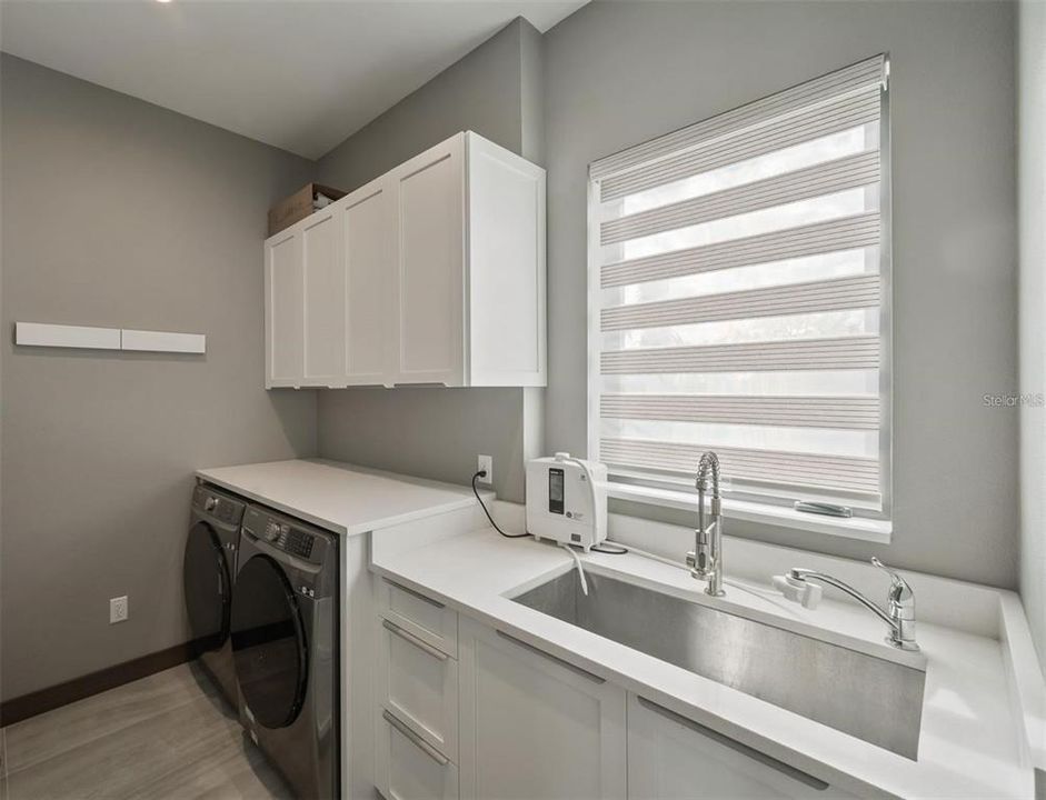 待售: $4,800,000 (6 贝兹, 4 浴室, 3926 平方英尺)