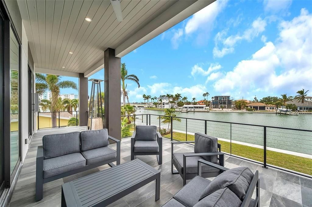 待售: $4,800,000 (6 贝兹, 4 浴室, 3926 平方英尺)