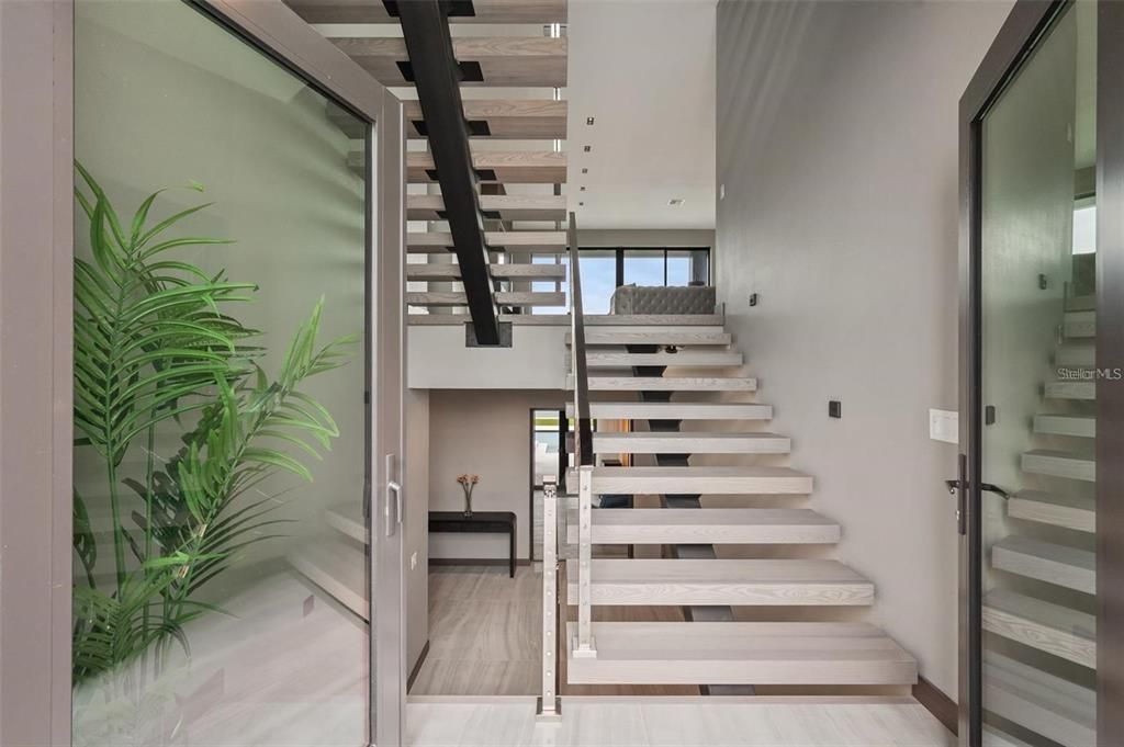 待售: $4,800,000 (6 贝兹, 4 浴室, 3926 平方英尺)