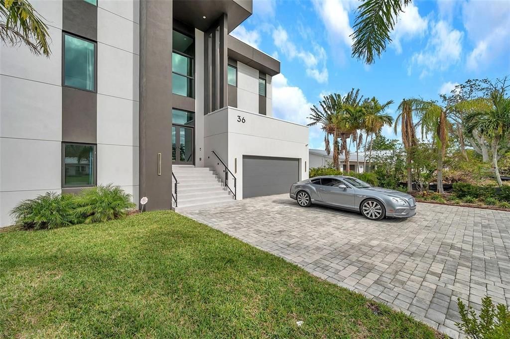 待售: $4,800,000 (6 贝兹, 4 浴室, 3926 平方英尺)