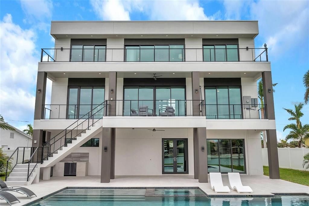 待售: $4,800,000 (6 贝兹, 4 浴室, 3926 平方英尺)