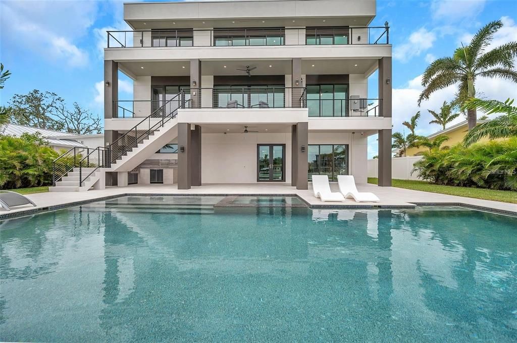 待售: $4,800,000 (6 贝兹, 4 浴室, 3926 平方英尺)