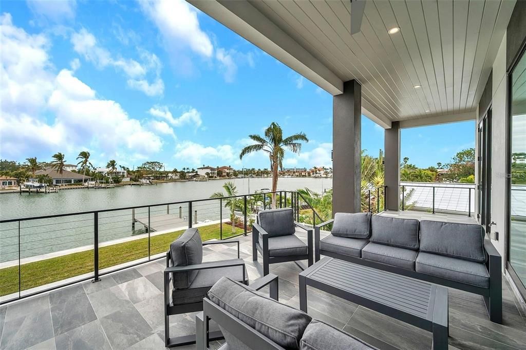 待售: $4,800,000 (6 贝兹, 4 浴室, 3926 平方英尺)