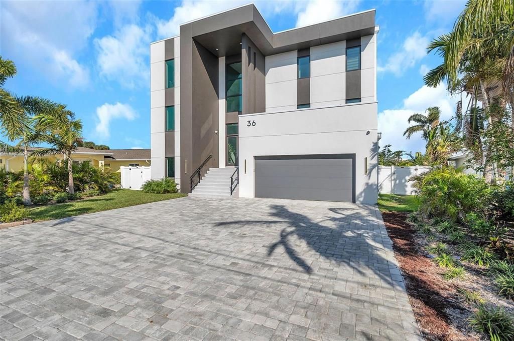 待售: $4,800,000 (6 贝兹, 4 浴室, 3926 平方英尺)