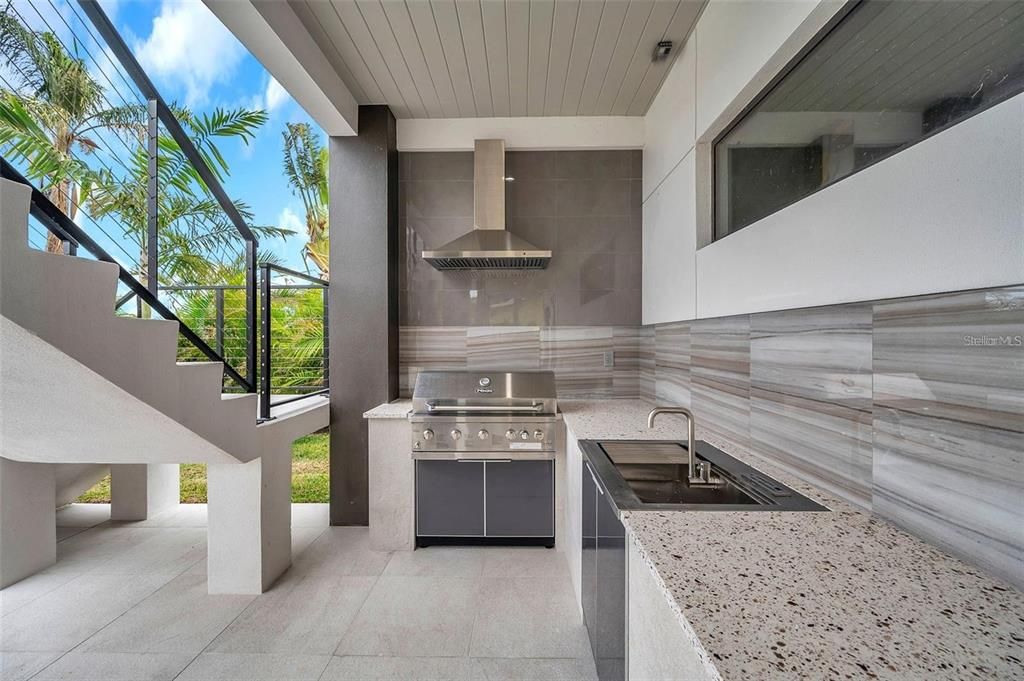 待售: $4,800,000 (6 贝兹, 4 浴室, 3926 平方英尺)