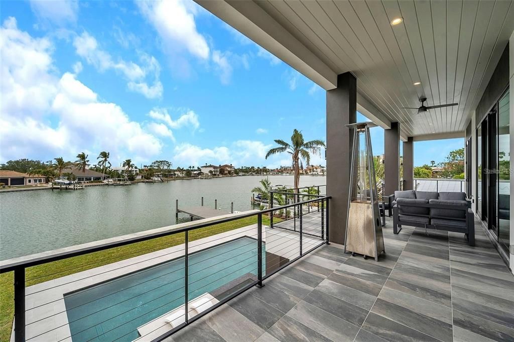 待售: $4,800,000 (6 贝兹, 4 浴室, 3926 平方英尺)