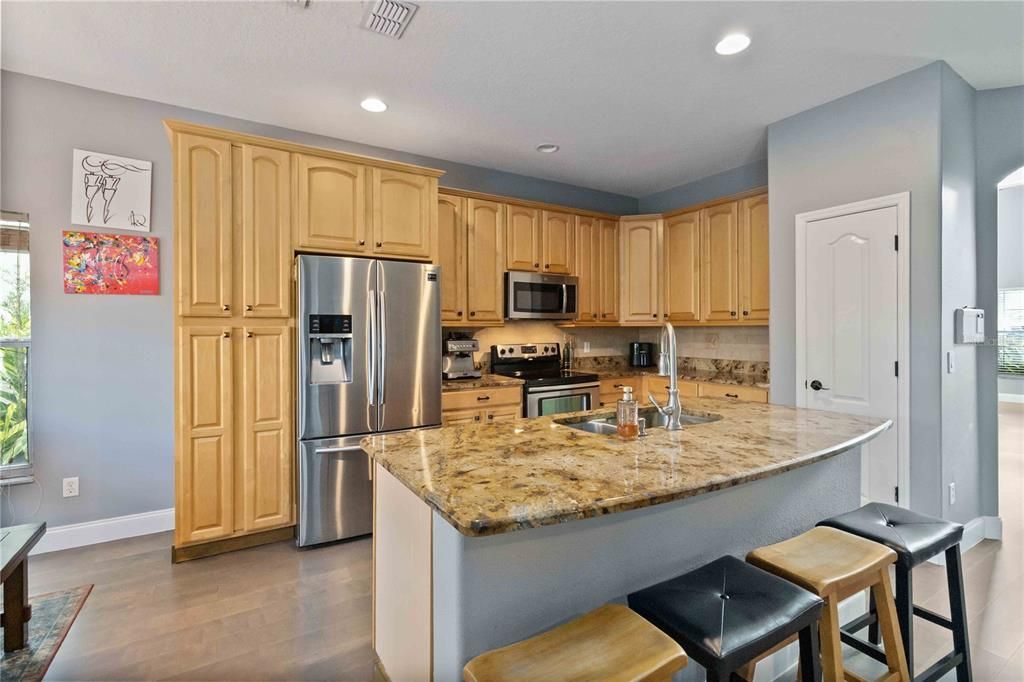 待售: $635,000 (4 贝兹, 3 浴室, 2476 平方英尺)