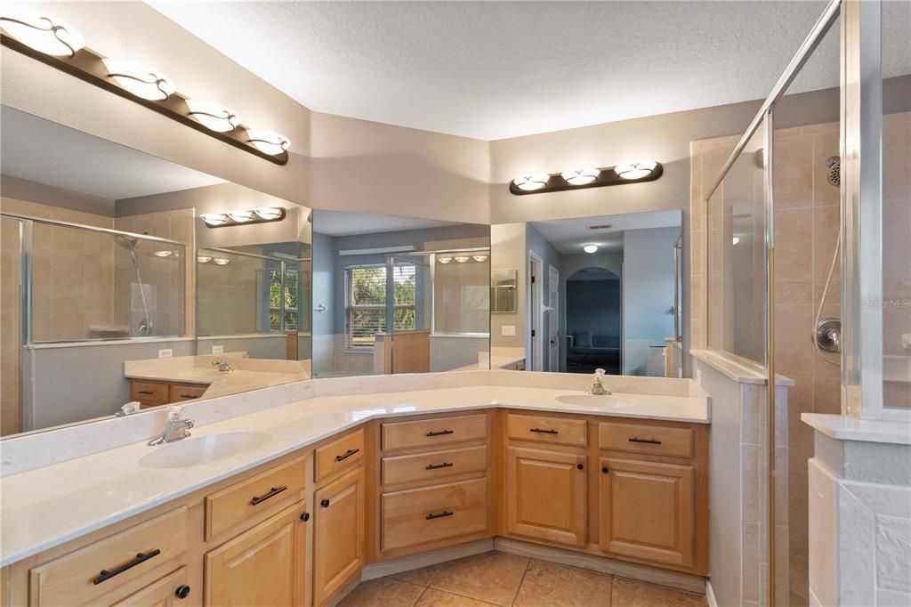 待售: $635,000 (4 贝兹, 3 浴室, 2476 平方英尺)