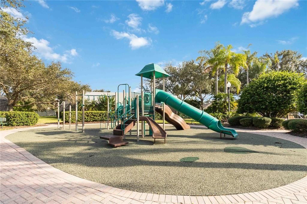 待售: $635,000 (4 贝兹, 3 浴室, 2476 平方英尺)