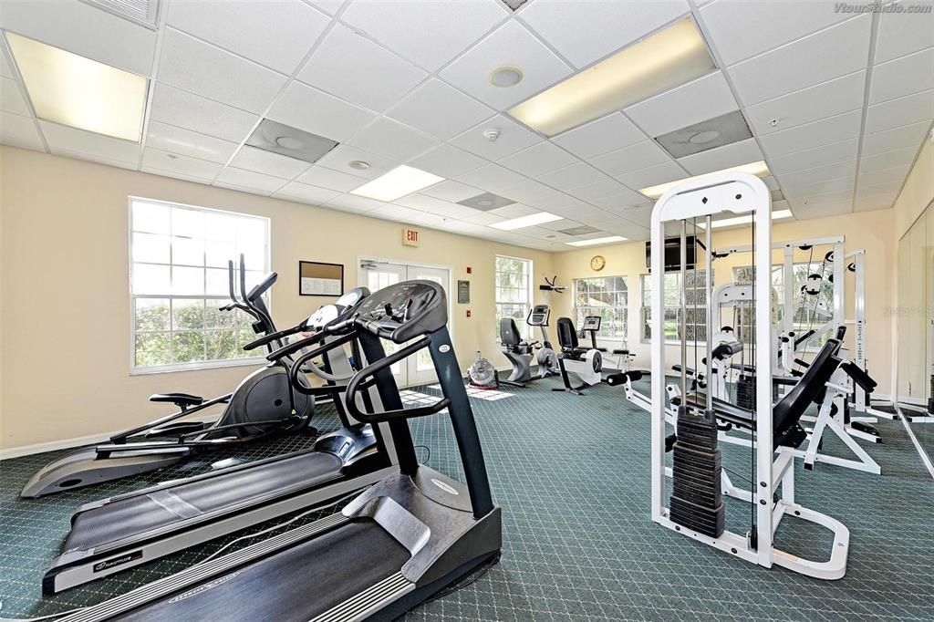 待售: $231,900 (1 贝兹, 1 浴室, 949 平方英尺)