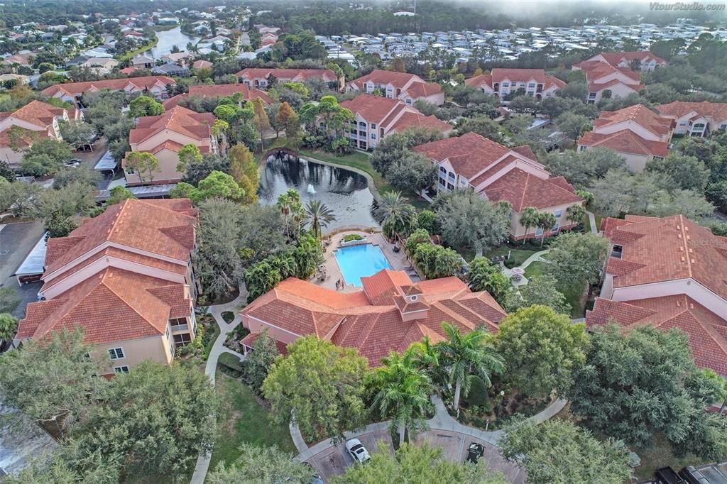 待售: $231,900 (1 贝兹, 1 浴室, 949 平方英尺)