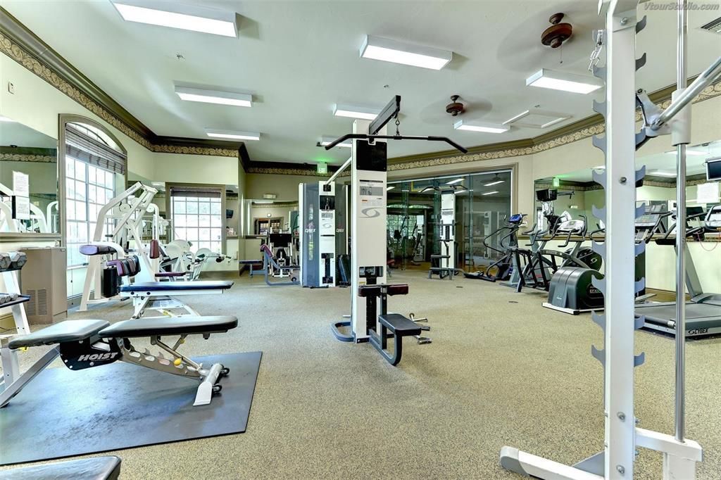 待售: $231,900 (1 贝兹, 1 浴室, 949 平方英尺)