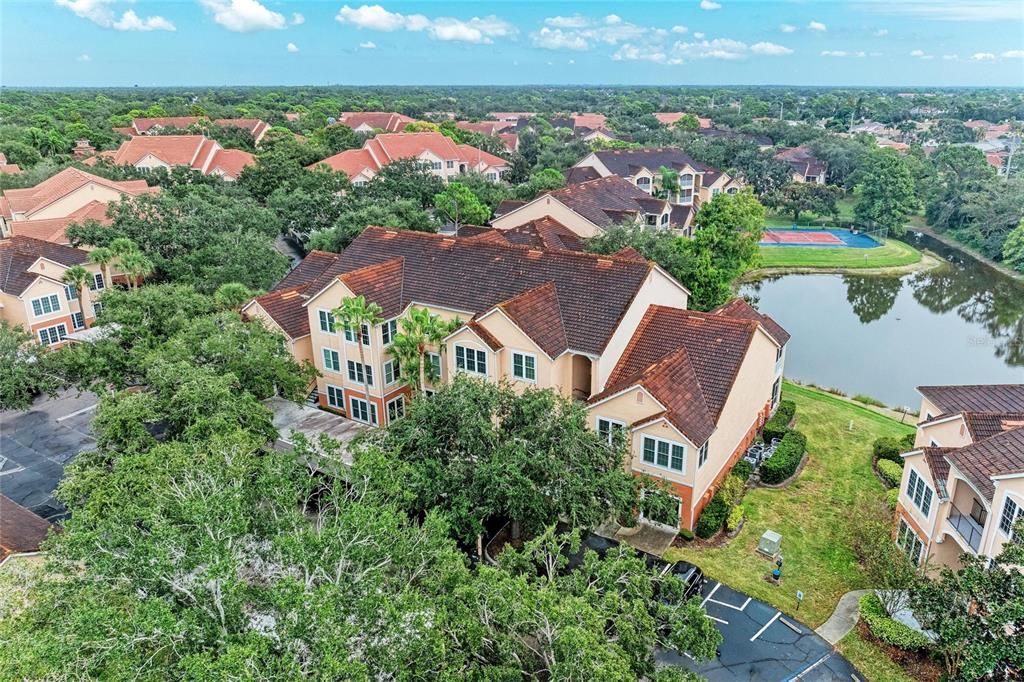 待售: $231,900 (1 贝兹, 1 浴室, 949 平方英尺)