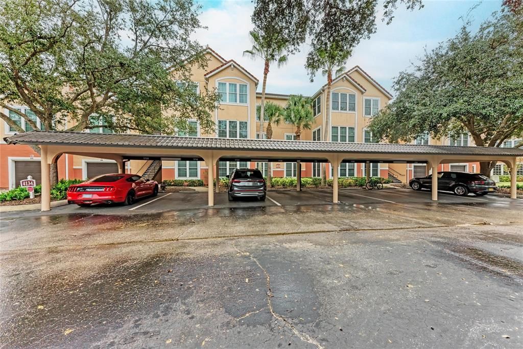 待售: $231,900 (1 贝兹, 1 浴室, 949 平方英尺)