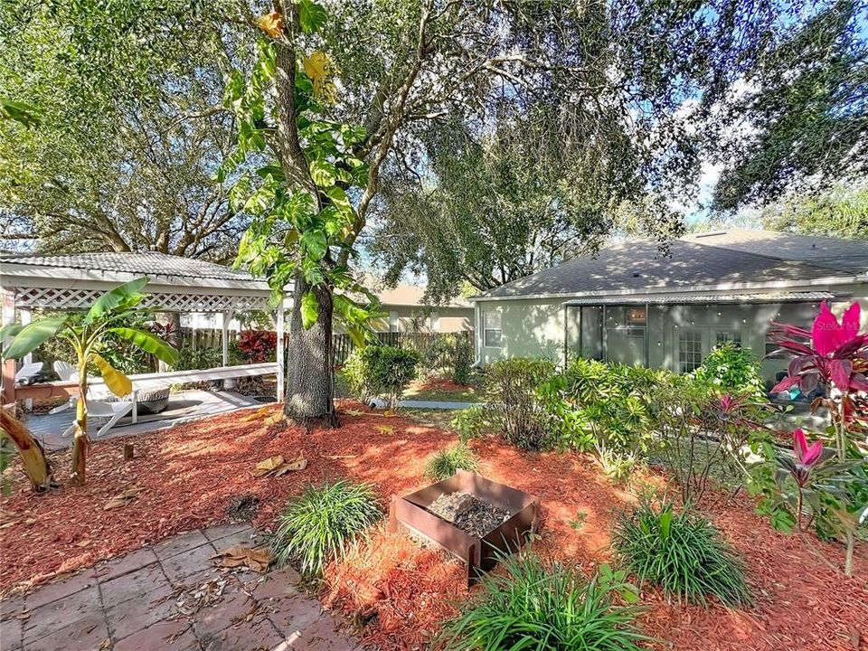 For Sale: $462,000 (4 beds, 2 baths, 1980 Square Feet)