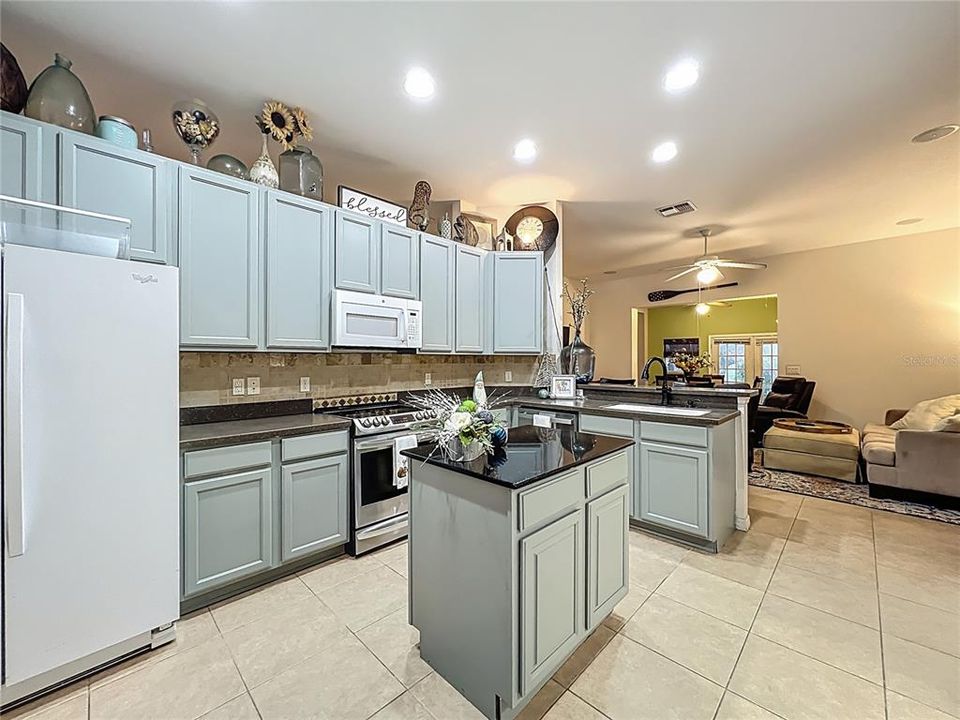 For Sale: $462,000 (4 beds, 2 baths, 1980 Square Feet)