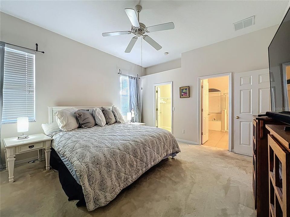 For Sale: $462,000 (4 beds, 2 baths, 1980 Square Feet)