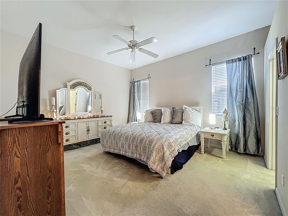 For Sale: $462,000 (4 beds, 2 baths, 1980 Square Feet)