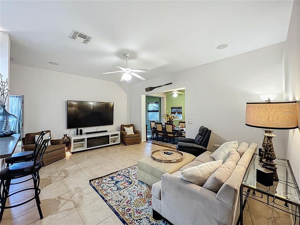 For Sale: $462,000 (4 beds, 2 baths, 1980 Square Feet)