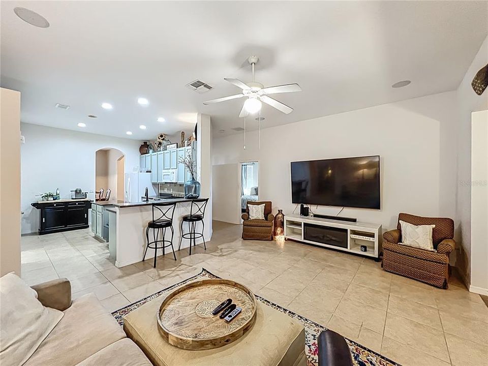 For Sale: $462,000 (4 beds, 2 baths, 1980 Square Feet)