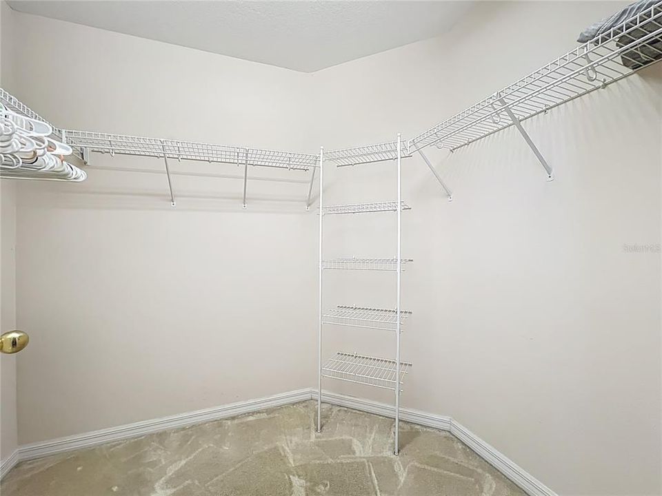 For Sale: $462,000 (4 beds, 2 baths, 1980 Square Feet)