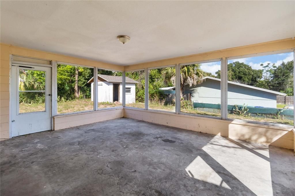 合同活跃: $290,000 (4 贝兹, 2 浴室, 1777 平方英尺)