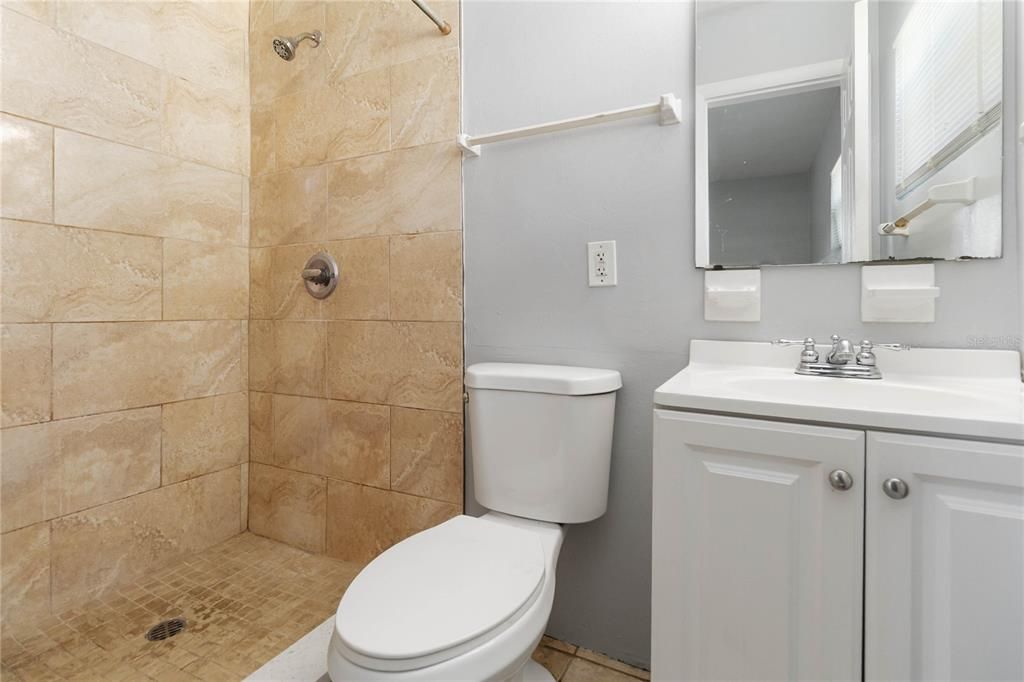 合同活跃: $290,000 (4 贝兹, 2 浴室, 1777 平方英尺)