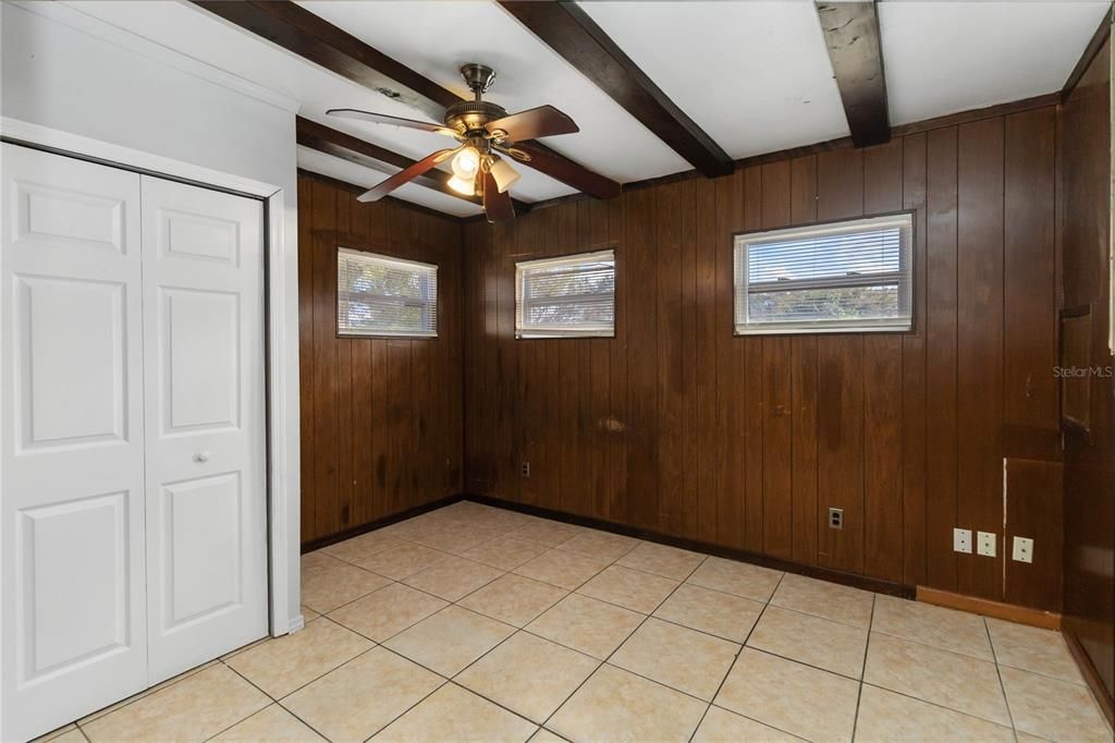 合同活跃: $290,000 (4 贝兹, 2 浴室, 1777 平方英尺)