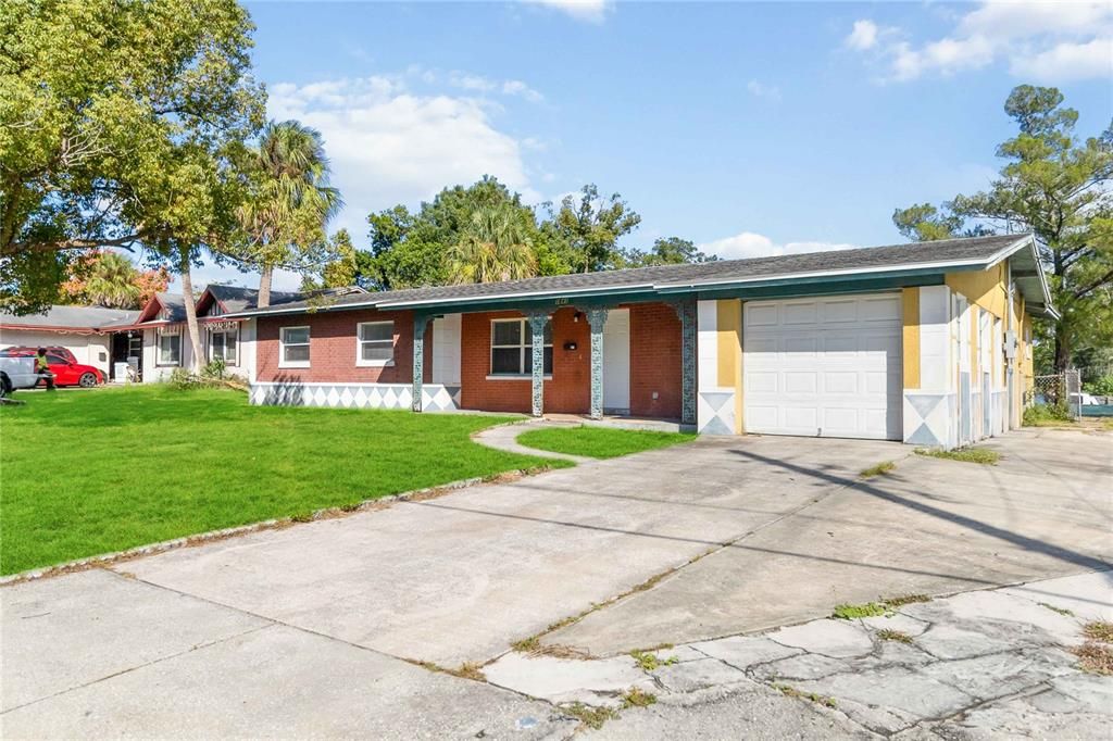 合同活跃: $290,000 (4 贝兹, 2 浴室, 1777 平方英尺)