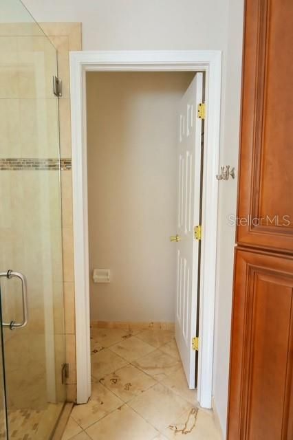 En Venta: $550,000 (4 camas, 2 baños, 2164 Pies cuadrados)