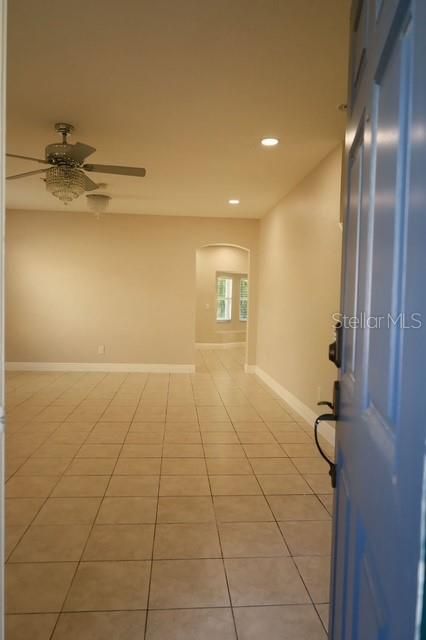 En Venta: $550,000 (4 camas, 2 baños, 2164 Pies cuadrados)