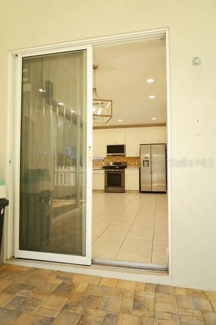 En Venta: $550,000 (4 camas, 2 baños, 2164 Pies cuadrados)