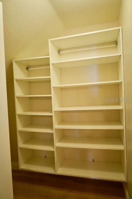 En Venta: $550,000 (4 camas, 2 baños, 2164 Pies cuadrados)