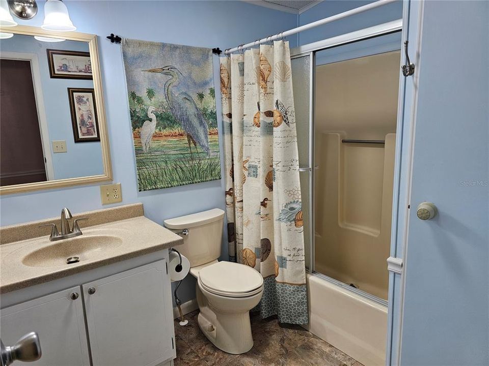 На продажу: $218,000 (2 спален, 2 ванн, 1040 Квадратных фут)